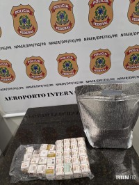 PF prende passageiro com medicamentos importados irregularmente no Aeroporto de Foz do Iguaçu