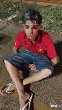 GM prende duas pessoas durante a madrugada que estavam em uma moto com a placa oculta após perseguição