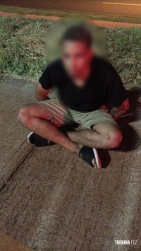 GM prende duas pessoas durante a madrugada que estavam em uma moto com a placa oculta após perseguição