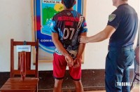 Ex-presidiário ameaçou sua companheira com um facão, atacou policiais e foi preso na cidade de Puerto Iguazu