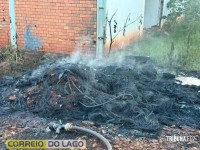 Incêndio em pilha de pneus mobiliza Bombeiros e Defesa Civil em Santa Helena