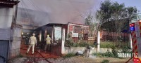 Casa é consumida pelo fogo na Vila Shalon