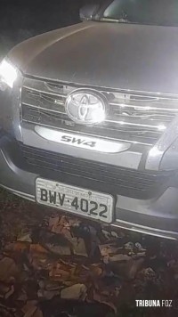 Veiculo de luxo roubado no Brasil é abandonada por "cabriteiros" em Ciudad Del Este