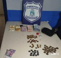 Guarda Municipal apreende drogas na favela do Monsenhor Guilherme em Foz do Iguaçu