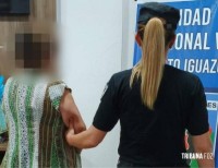 Flagrada em flagrante: Ladrona tenta furtar vinho e é presa em Puerto Iguazu