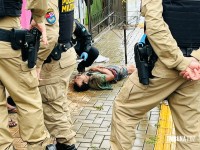 Homem é encontrado morto com sinais de violência em frente a estabelecimento no Jardim Universitário