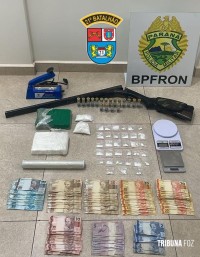 PM desarticula ponto de trafico de drogas e prende duas pessoas em Barracão