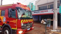 Bombeiros são acionados após incêndio a comércio na Av. Morenitas, no Bairro Porto Meira