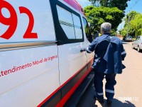 Motociclista fica ferido após colisão com carro e bater contra portão da Igreja no Conjunto Sol de Maio