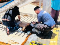 Motociclista fica ferido após colisão com carro e bater contra portão da Igreja no Conjunto Sol de Maio