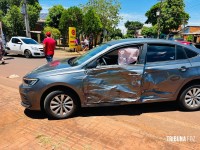 Motociclista fica ferido após colisão com carro e bater contra portão da Igreja no Conjunto Sol de Maio