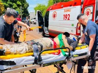 Motociclista fica ferido após colisão com carro e bater contra portão da Igreja no Conjunto Sol de Maio