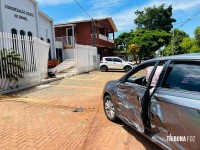 Motociclista fica ferido após colisão com carro e bater contra portão da Igreja no Conjunto Sol de Maio