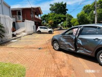 Motociclista fica ferido após colisão com carro e bater contra portão da Igreja no Conjunto Sol de Maio