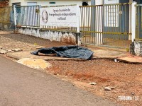 Homem é executado a tiros em frente a igreja no Jardim Dourado
