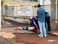 Homem é executado a tiros em frente a igreja no Jardim Dourado