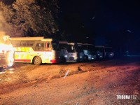 Incêndio atinge ônibus em pátio privado as margens da BR-277 no Bairro Três Lagoas 