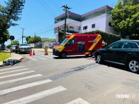 Mulher morre após colisão entre carro e moto no bairro AKLP em Foz do Iguaçu