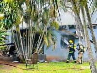 Homem sob efeito de drogas ateia fogo na casa da mãe no bairro Porto Belo
