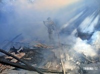 Incêndio destrói completamente uma casa em Minga Guazú, no Paraguai