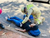 Mulher fica ferida em acidente entre moto e carro no bairro Três Lagoas