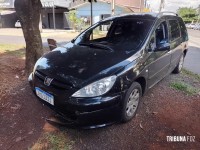 Mulher fica ferida em acidente entre moto e carro no bairro Três Lagoas