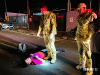 Homem é socorrido várias vezes na mesma noite após simular atropelamentos em Foz do Iguaçu