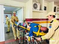 Trabalhador sofre fratura exposta após acidente e outro homem ameaça socorristas no Jardim Dona Fátima