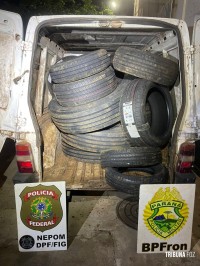Policia Federal e PMPR realizam apreensão de pneus contrabandeados em Foz do Iguaçu