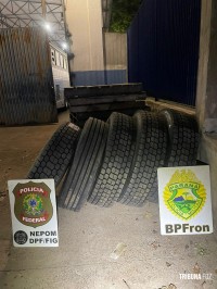 Policia Federal e PMPR realizam apreensão de pneus contrabandeados em Foz do Iguaçu