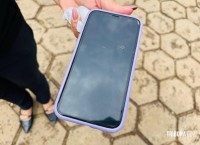 Noivo a caminho do casamento ajuda a conter assaltante no centro de Foz do Iguaçu