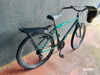 Noivo a caminho do casamento ajuda a conter assaltante no centro de Foz do Iguaçu