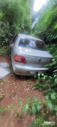 Guarda Municipal recupera veículo roubado que estava depenado na região do Bairro Três Lagoas  