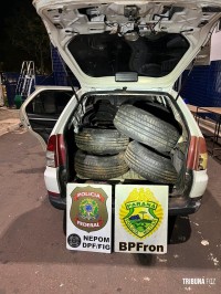 PF e PM apreendem pneus contrabandeados do Paraguai em Foz do Iguaçu