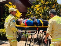 Colisão entre duas motocicletas deixa homem e mulher feridos na Vila Miranda