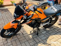 Colisão entre duas motocicletas deixa homem e mulher feridos na Vila Miranda