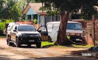 PF prendem motorista e van com mercadorias após perseguição no Porto Meira em Foz do Iguaçu