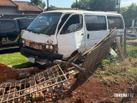PF prendem motorista e van com mercadorias após perseguição no Porto Meira em Foz do Iguaçu