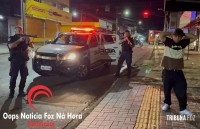 Rapaz quis impor respeito na quebrada e volta “armado até os dentes” no bairro Três Lagoas após acidente, mas com uma pistola de brinquedo