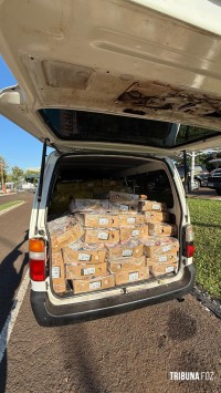 PF e PMPR apreendem vans, embarcações e 3 toneladas de frango durante tentativa de travessia irregular no Rio Paraná