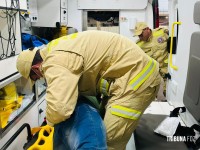 Após perseguição, caminhonete é fuzilada e homem fica ferido por disparos de arma de fogo no Bairro Três Lagoas