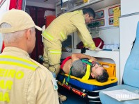 Colisão entre carro e motocicleta deixa homem ferido na Vila C