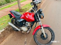 Colisão entre carro e motocicleta deixa homem ferido na Vila C