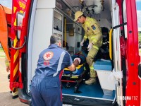 Homem corta a perna com máquina de corte em acidente de trabalho no Jardim das Oliveiras