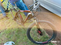 Criança de 10 anos colide bicicleta com veículo e é socorrido pelo Siate 