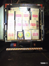 BPFRON e PF apreendem 10 mil pacotes de cigarros em Santa Helena; Carga avaliada em R$ 545 mil  