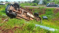 Viatura da Guarda Municipal de Foz do Iguaçu capota durante deslocamento na Av. Perimetral Leste