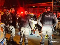 Homem é baleado após avançar contra policial durante ocorrência de perturbação na Vila Borges