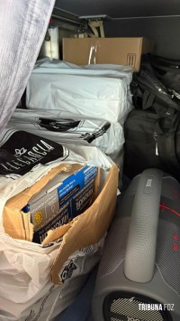 RF, PF e PM apreendem ônibus carregado com mercadorias ilegais avaliadas em R$ 3 milhões em Foz do Iguaçu