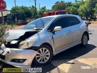 Impacto violento: Carro fica destruído após colisão traseira em Santa Helena